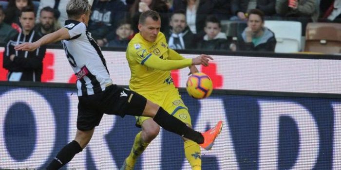 Włoskie media. Kolejny polski zawodnik w Genoi. Transfer obrońcy Chievo