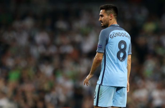 A jednak zostaje. Ilkay Gundogan wahał się, zastanawiał i podpisał nową umowę