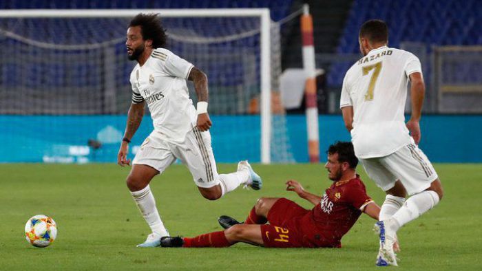 Real przegrał sparing z AS Roma. Słodko-gorzki mecz dla Marcelo i kolejny eksperyment Zidane'a. A liga już rusza