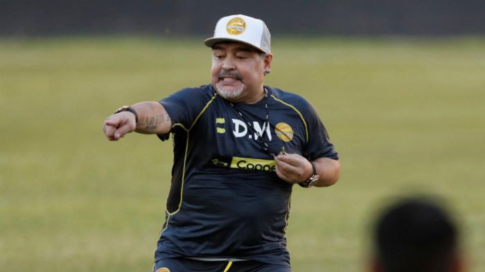 Diego Maradona nie daje o sobie zapomnieć. Obejmie stanowisko szkoleniowca argentyńskiego klubu Gimnasia La Plata