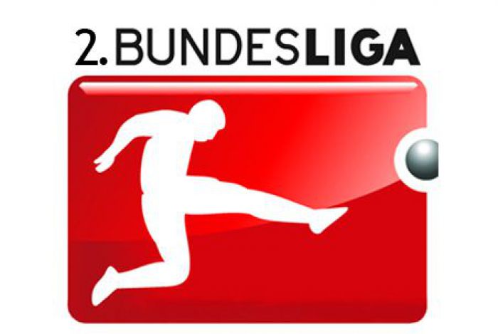 Rzut karny w meczu 2. Bundesligi po zagraniu...rezerwowego (Wideo)