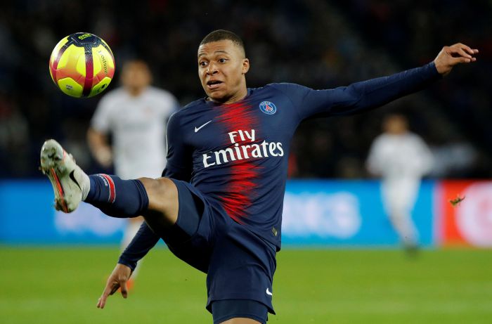 Kylian Mbappe został wyróżniony przez francuski magazyn. Napastnik Paris-Saint Germain wyprzedził w plebiscycie Antoine'a Griezmanna oraz Raphaela Varane'a