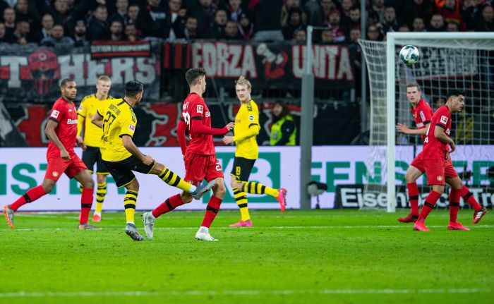 Kapitalny gol Emre Cana w wielkiej bitwie Bayeru z Borussią Dortmund (VIDEO). Aptekarze górą, chociaż dwa razy przegrywali