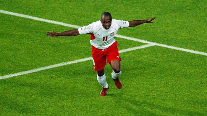 Emmanuel Olisadebe zdradził przyczynę słabego występu Polaków na mundialu w 2002 roku