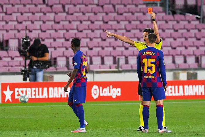 Ansu Fati wszedł i zaraz wyleciał z boiska. Siły szybko się jednak wyrównały, a Suarez dał FC Barcelona skromne zwycięstwo w derbach (VIDEO)