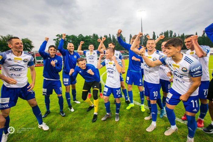 Stal Mielec wraca do Ekstraklasy! Czekała na to 24 lata!