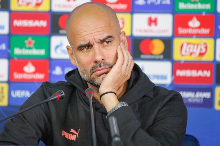 Pep Guardiola krytykowany po meczu z Lyonem. Hiszpan może opuścić Manchester City