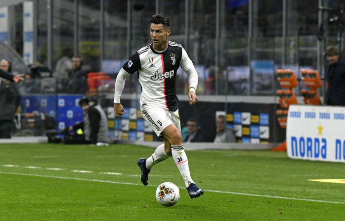 Cristiano Ronaldo wraca do Włoch! Przewiezie go karetka