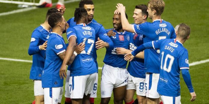 Glasgow Rangers wygrali z Lechem, wygrali też w lidze