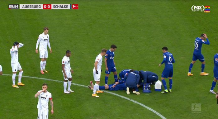 Kolejne koszmarne sceny na europejskich boiskach. Piłkarz Bundesligi nieprzytomny padł na murawę (VIDEO)