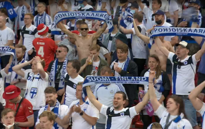 Sensacja na Euro 2020! Finowie we wznowionym po dramacie Eriksena meczu ograli Danię (VIDEO)