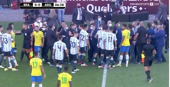 Skandal i szok podczas hitu Brazylia - Argentyna. Policja przyjechała po piłkarzy Albicelestes