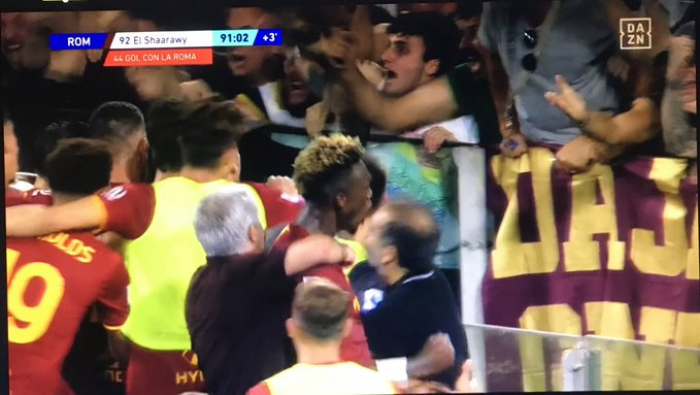 Tysięczny mecz Jose Mourinho w roli szkoleniowca. Szalona radość Portugalczyka po golu w doliczonym czasie gry (VIDEO)