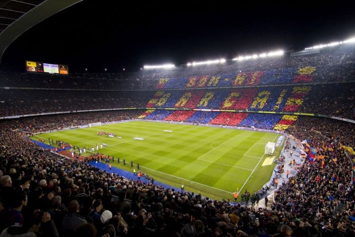Szokujące cięcia pensji piłkarzy w Barcelonie! Zawodnicy aż sześciu klubów zarabiają lepiej