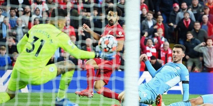 Spektakularna akcja i gol Mohameda Salaha. Liverpool FC nie utrzymał żadnego prowadzenia w hicie Premier League (VIDEO)