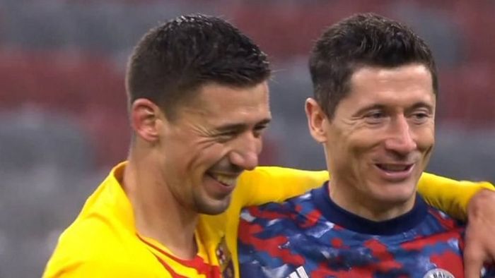 Piłkarz Barcelony tłumaczy się ze zdjęcia z Lewandowskim po meczu z Bayernem