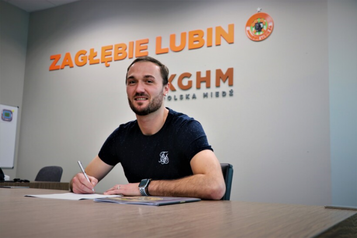 Zagłębie ogłosiło pożegnanie z obrońcą i transfer napastnika. 