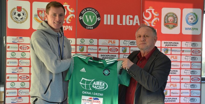 Grał w Ruchu Chorzów i Widzewie Łódź. Teraz dołączył do III-ligowca