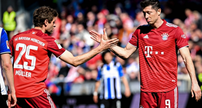 Thomas Mueller podjął decyzję w sprawie przyszłości w Bayernie. Robert Lewandowski zrobi to samo?