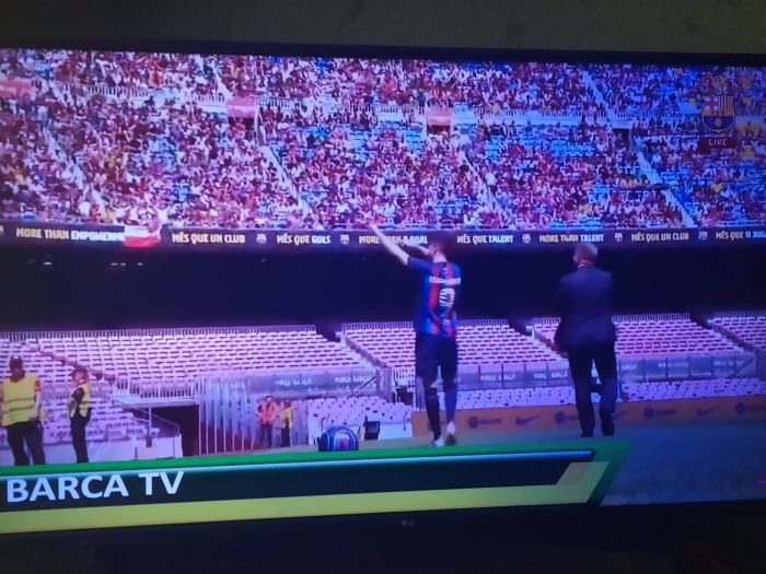 Robert Lewandowski zaprezentowany w Barcelonie! 40 tysięcy fanów wiwatowało na cześć Polaka