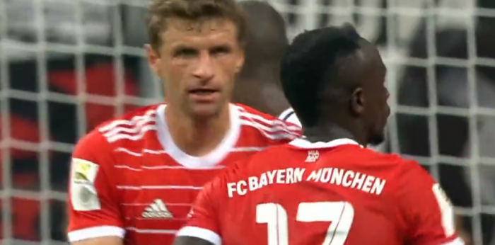 Po takim meczu nikt w Bayernie nie zatęskni za Lewandowskim. Pogrom Die Roten, pudło Muellera i kompromitacja Neuera (VIDEO)