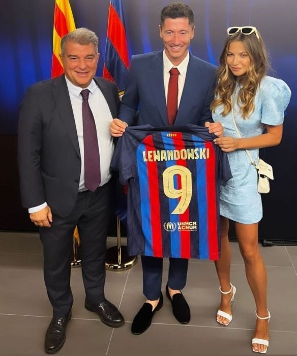 Anna Lewandowska zachwycona prezentacją męża na Spotify Camp Nou. 