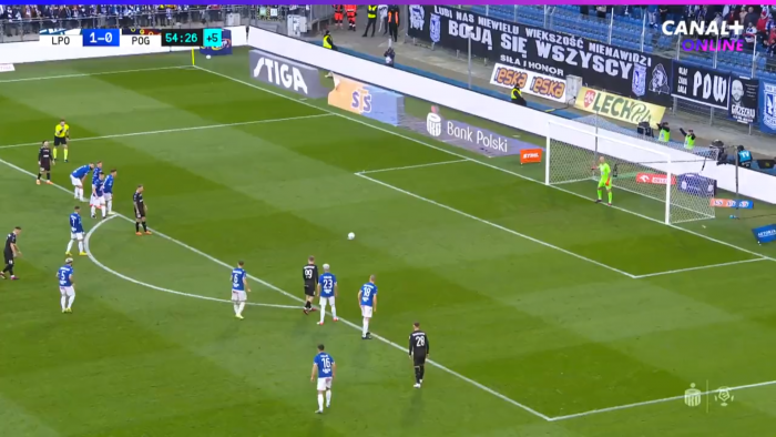 Grosicki zdradził, co bramkarz Lecha powiedział mu przed rzutem karnym (VIDEO)