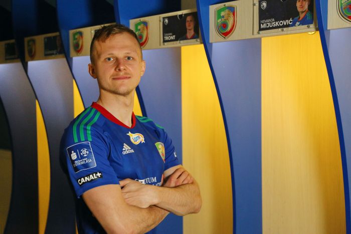 Zawodnik powrócił do wyjściowej jedenastki Miedzi Legnica, a teraz podpisał nowy kontrakt