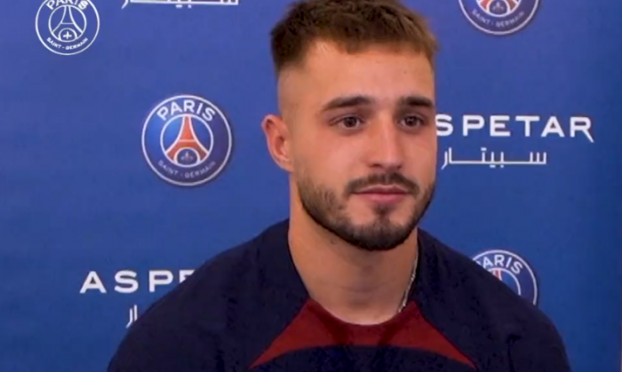 Do tej pory czekał na szansę w FC Barcelona. Teraz przeszedł do Paris Saint-Germain