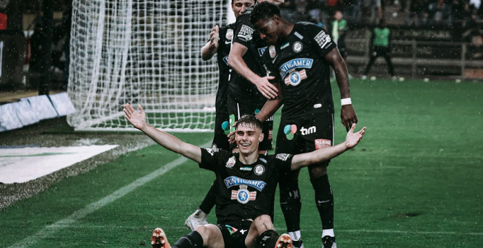 Szymon Włodarczyk mocno wszedł w Bundesligę. Kolejny gol młodego polskiego napastnika (VIDEO)