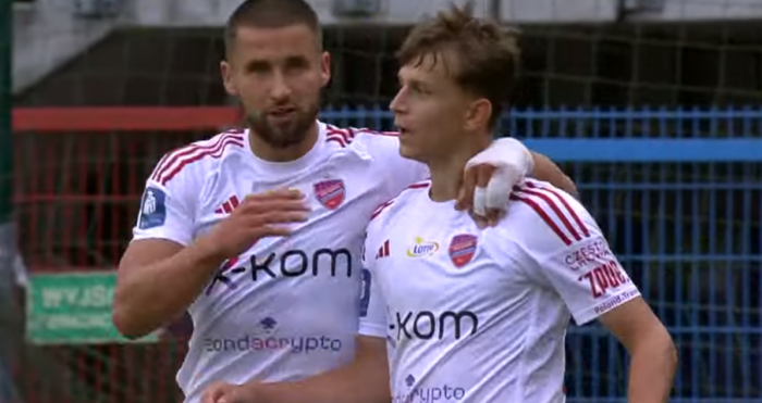 Gol stadiony świata wystarczył Zagłębiu do wygranej, 18-latek ustrzelił hat-trick w Rakowie, a w spotkaniu mistrza Polski padło 8 bramek (VIDEO)
