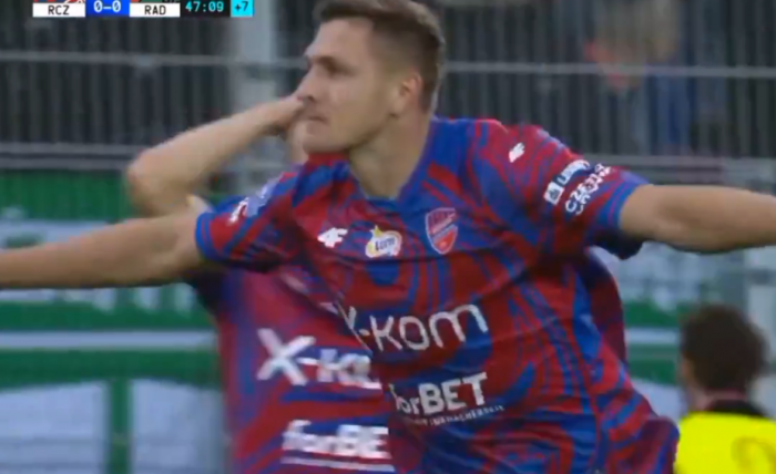 Napastnik Rakowa otrzymał wolną rękę w poszukiwaniu nowego klubu. Wzmocni zespół ligowego rywala