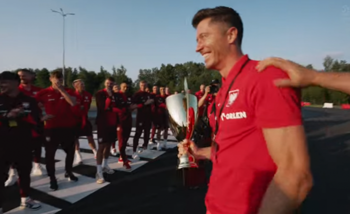 Reprezentacja Polski rywalizowała na... torze wyścigowym. Wygrał Robert Lewandowski!