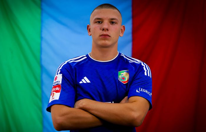 Miedź Legnica pozyskała perełkę. Młody piłkarz związał się z klubem 3-letnim kontraktem