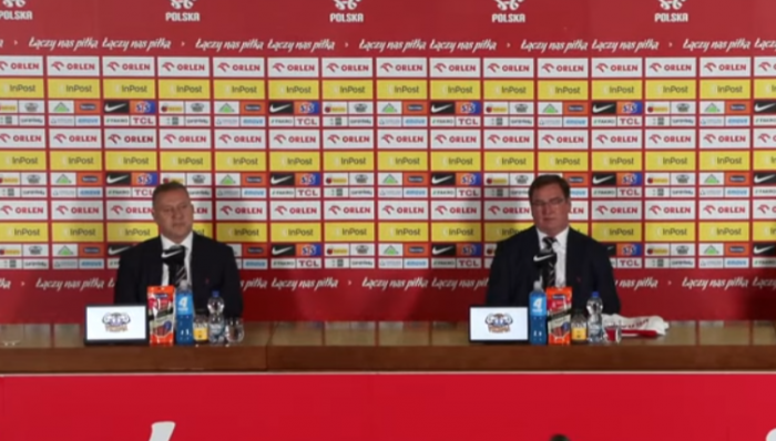 Jan Urban oficjalnie zaprezentowany jako nowy selekcjoner reprezentacji Polski. Cezary Kulesza wręczył koszulkę z nazwiskiem