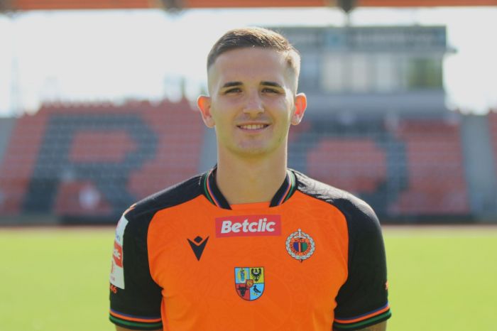 Napastnik z przeszłością w Ekstraklasie i lidze cypryjskiej nowym piłkarzem Chrobrego 