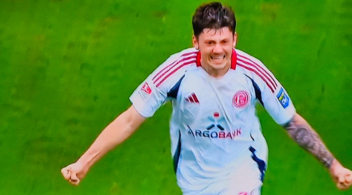 Niemcy krytykują transfer Dawida Kownackiego. 