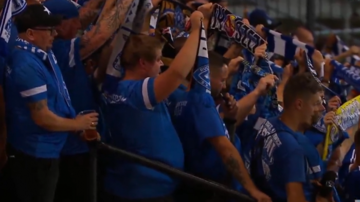 Skandal podczas hymnu w Chorzowie! Kibice Ruchu zagłuszyli Mazurka Dąbrowskiego (VIDEO)