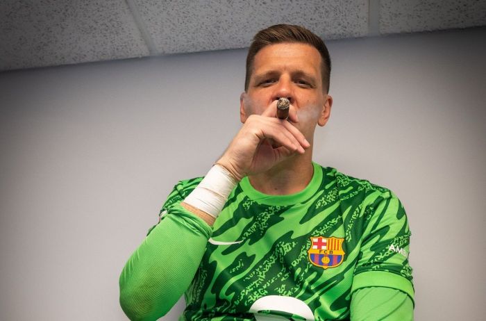 Kontuzja Garcii otwiera drogę dla Szczęsnego w Barcelonie