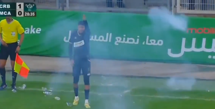 Istne piekło na trybunach w Algierii. Mecz przerwany przez chuliganów