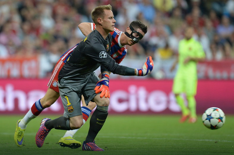 Zatrzymał Lewandowskiego. Jego interwencję wybrano paradą roku!