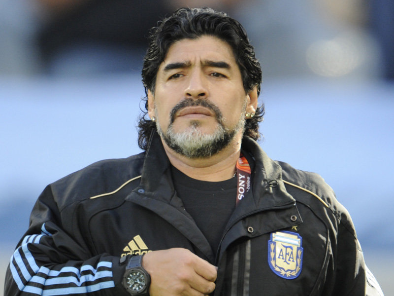 Maradona znowu na ławce trenerskiej? Chce prowadzić wielki klub!
