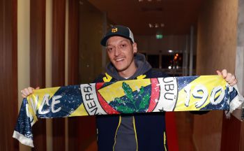 POTWIERDZONE! Mesut Özil będzie grał w Fenerbahçe SK!