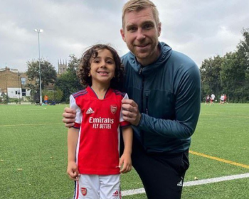 Arsenal pozyskał... czteroletniego Zayna Aliego Salmana (VIDEO)