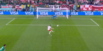 Nie, nie, nie! Robert Lewandowski nie strzelił karnego w meczu z Meksykiem (VIDEO)