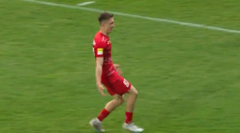 Ależ gol w Fortuna I lidze. Trafił na wagę zwycięstwa niemal z połowy boiska (VIDEO)