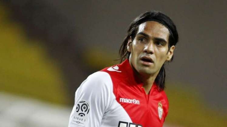 Zaskakujący pomysł Manchesteru United w sprawie Falcao. To się nie uda?