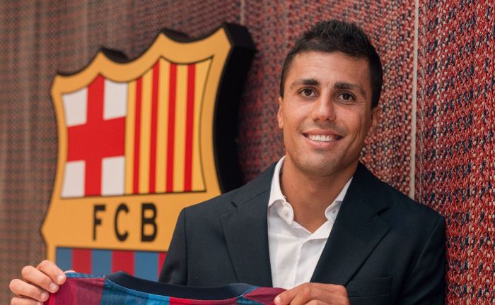 Rodri już przemówił po transferze do Barcelony! „Jestem tutaj, aby walczyć o wszystko” Rodri już przemówił po transferze do Barcelony! „Jestem tutaj, aby walczyć o wszystko”