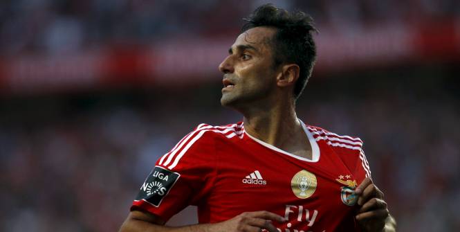 Ta ostatnia minuta. Faul, czerwona kartka i gol na wagę wygranej w LM!