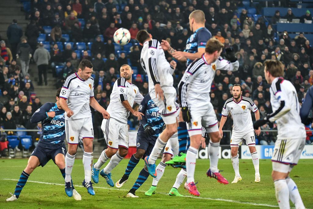 Chłodno-gorący mecz w Basel! Niepewny sędzia, emocje i remis na St. Jakob-Park! 